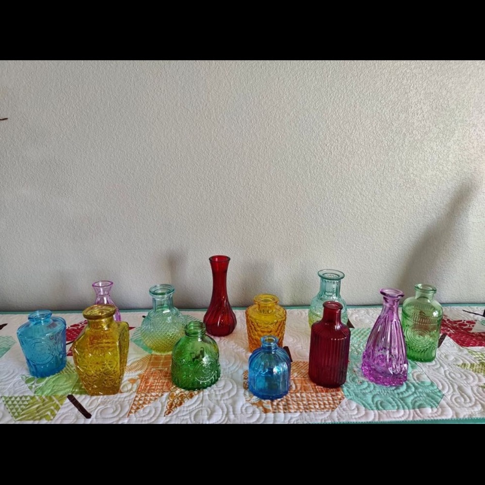 Vases for sale, all different colors and sizes.Make offers everyone is available